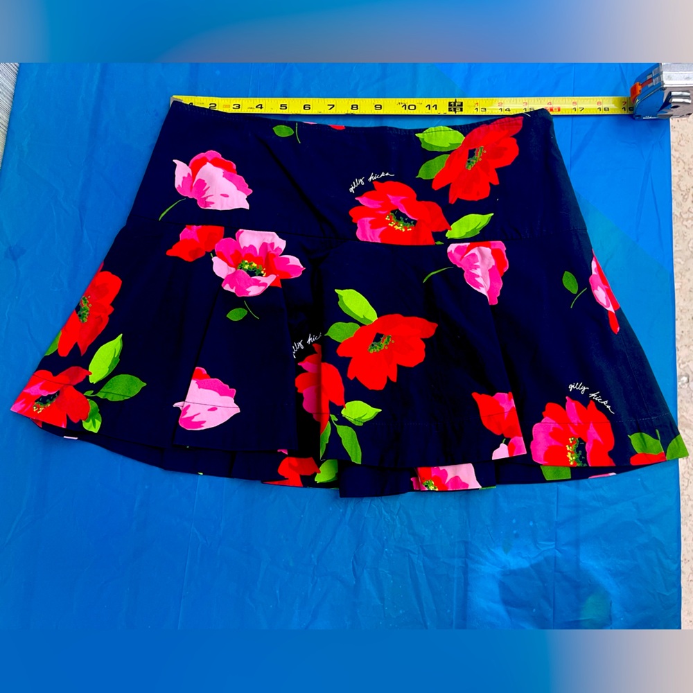 Hollister by Gilly Hicks Navy Blue skirt size S Juniors new with tags